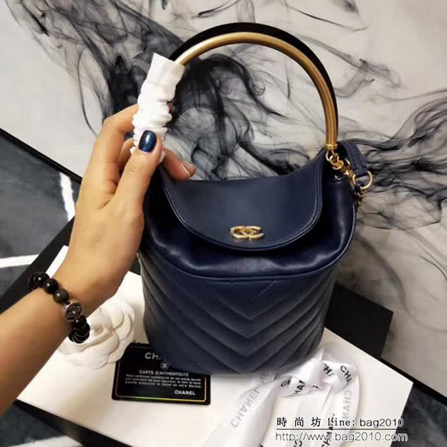 香奈兒CHANEL2018新款Chanel水桶包拼復古掉色五金手柄水染羊皮 DSC1010